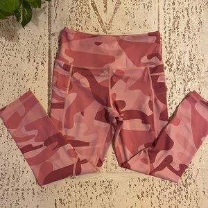 Zyia Light n Tight Hi-Rise Capri Leggings